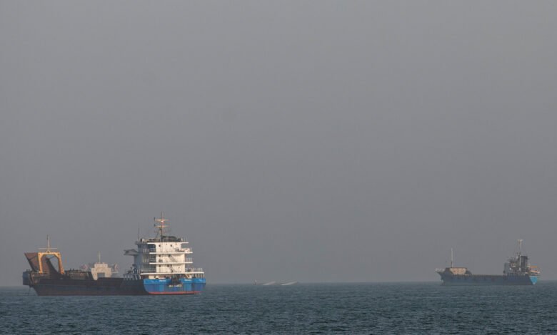 Iran War Live Updates: U.S. and Iran Trade Strikes, Further Threatening Negotiations